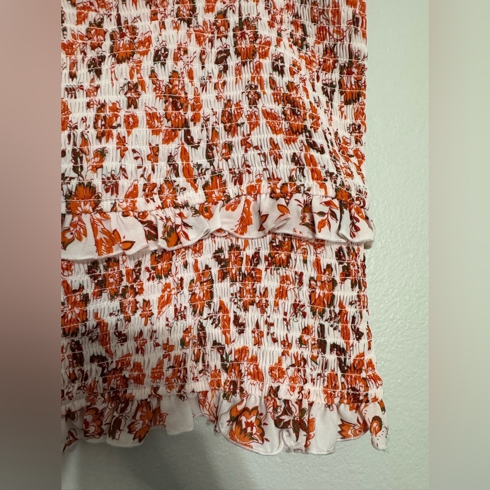 a loves a Sleeveless Smocked Floral Top - Picture 3 of 5